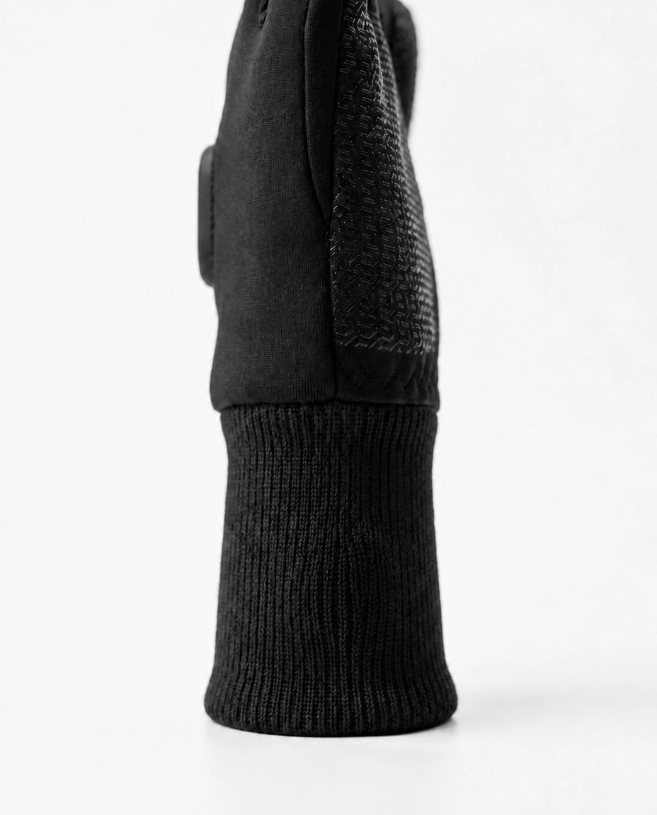 Gants chauffants sans doigts en tricot, bouts des doigts dégagés, vue de détail