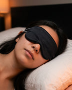 Masque de sommeil en soie à forme profilée – obscurité totale à la maison comme en déplacement – image du produit 2