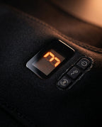 Cordless heated massage belt – display and control buttons in detail
