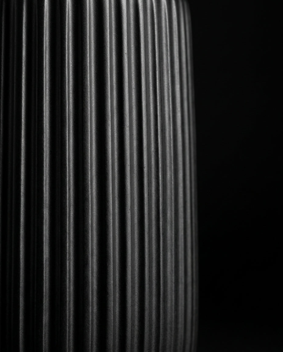 Ceramic toilet brush holder with ribbed design – keeps the brush out of sight in the bathroom – product image 4