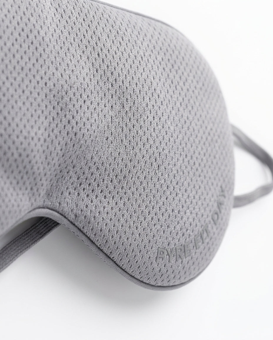 Masque de sommeil en soie à forme profilée – obscurité totale à la maison comme en déplacement – image du produit 5