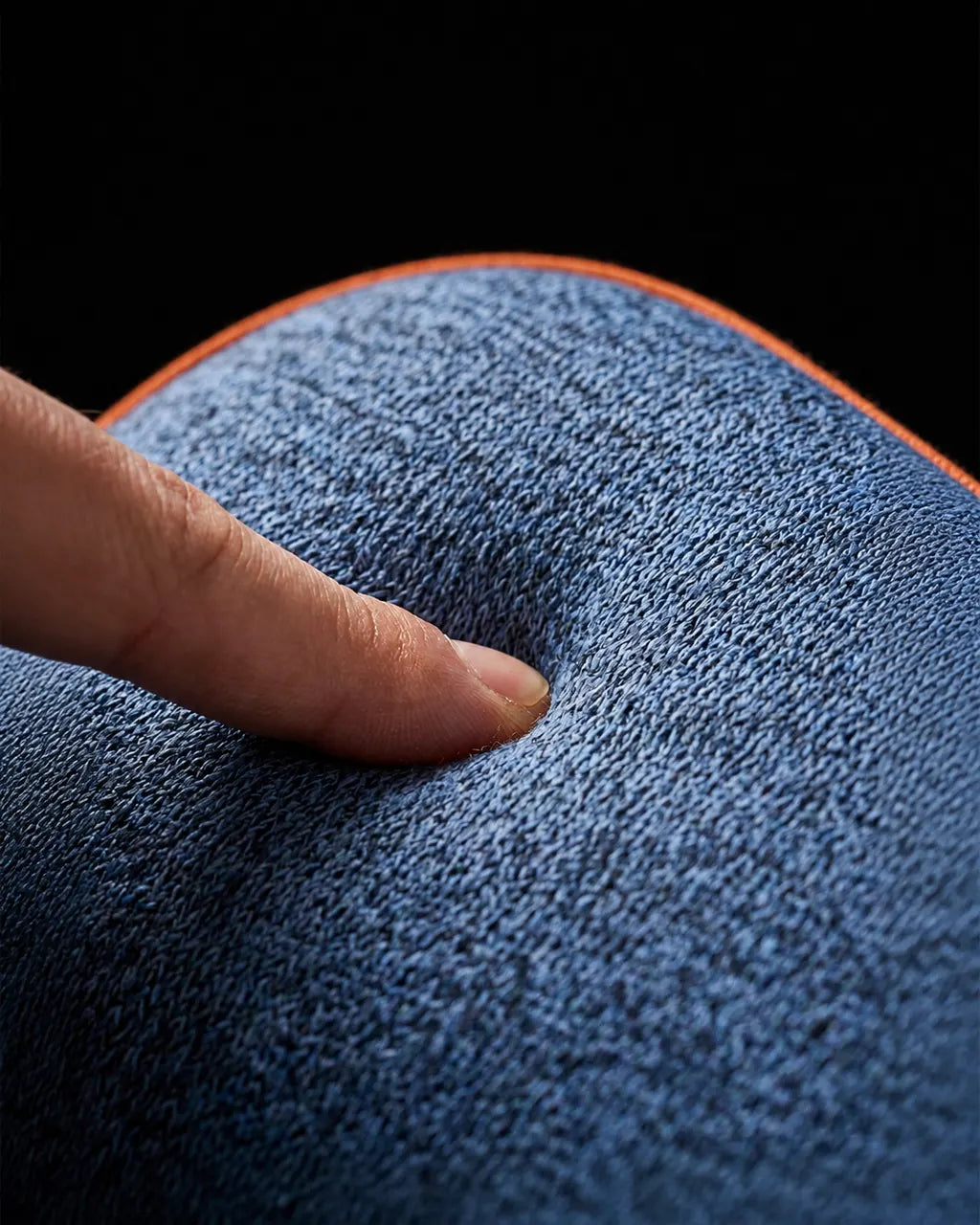Ergonomic knee pillow for side sleepers – product view