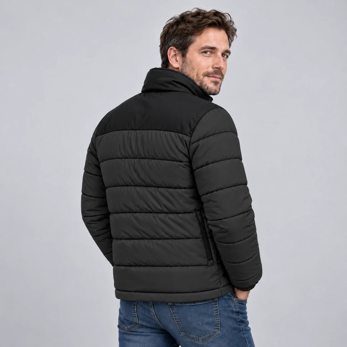 PyreFit Expelia in black – back view