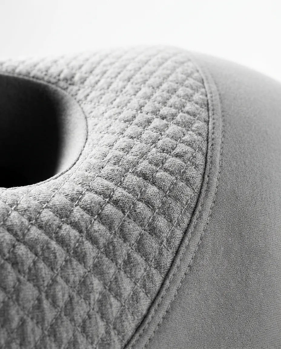 Side sleeper pillow with ear cut-out – memory foam for pressure-free ears – product image 5