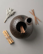 Porte-encens en céramique – contenant sculptural pour palo santo et encens – image du produit 8