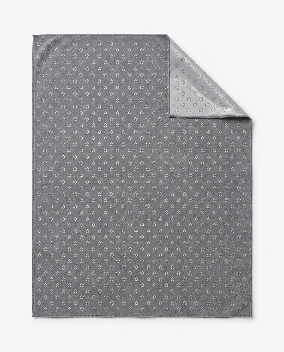 Non-Slip Yoga Towel with Silicone Grip Dots – Quick-Dry Cover for Hot Yoga and Pilates – product image 10