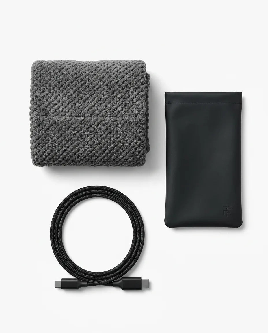 Neck and shoulder warmer – warmer, cable and pouch laid out