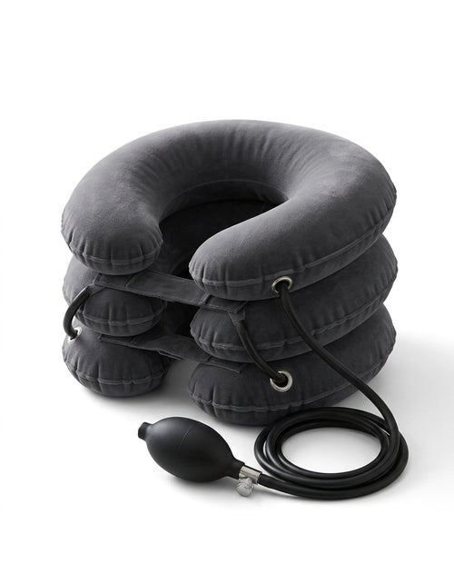 Inflatable neck pillow with pump – gentle stretch for a stiff neck – product image 1