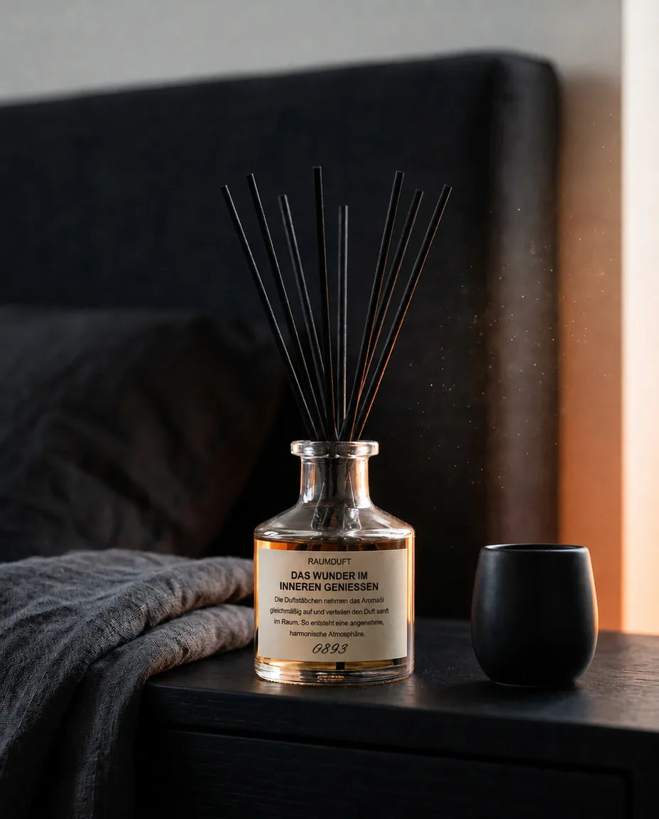 Reed diffuser set with glass vessel – flameless home fragrance for many weeks – product image 2