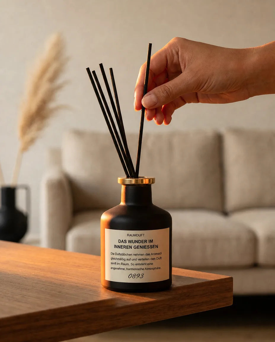Reed diffuser set with glass vessel – flameless home fragrance for many weeks – product image 3