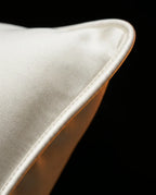 Mulberry silk pillowcase – gentle on hair and skin, cool while you sleep – product image 5