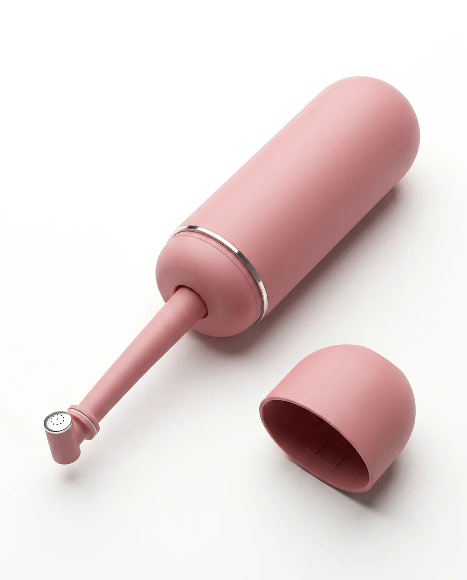 Portable travel bidet – gentle cleansing with a targeted water jet – product image 1