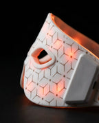 LED eye mask with red light – side view of the strap