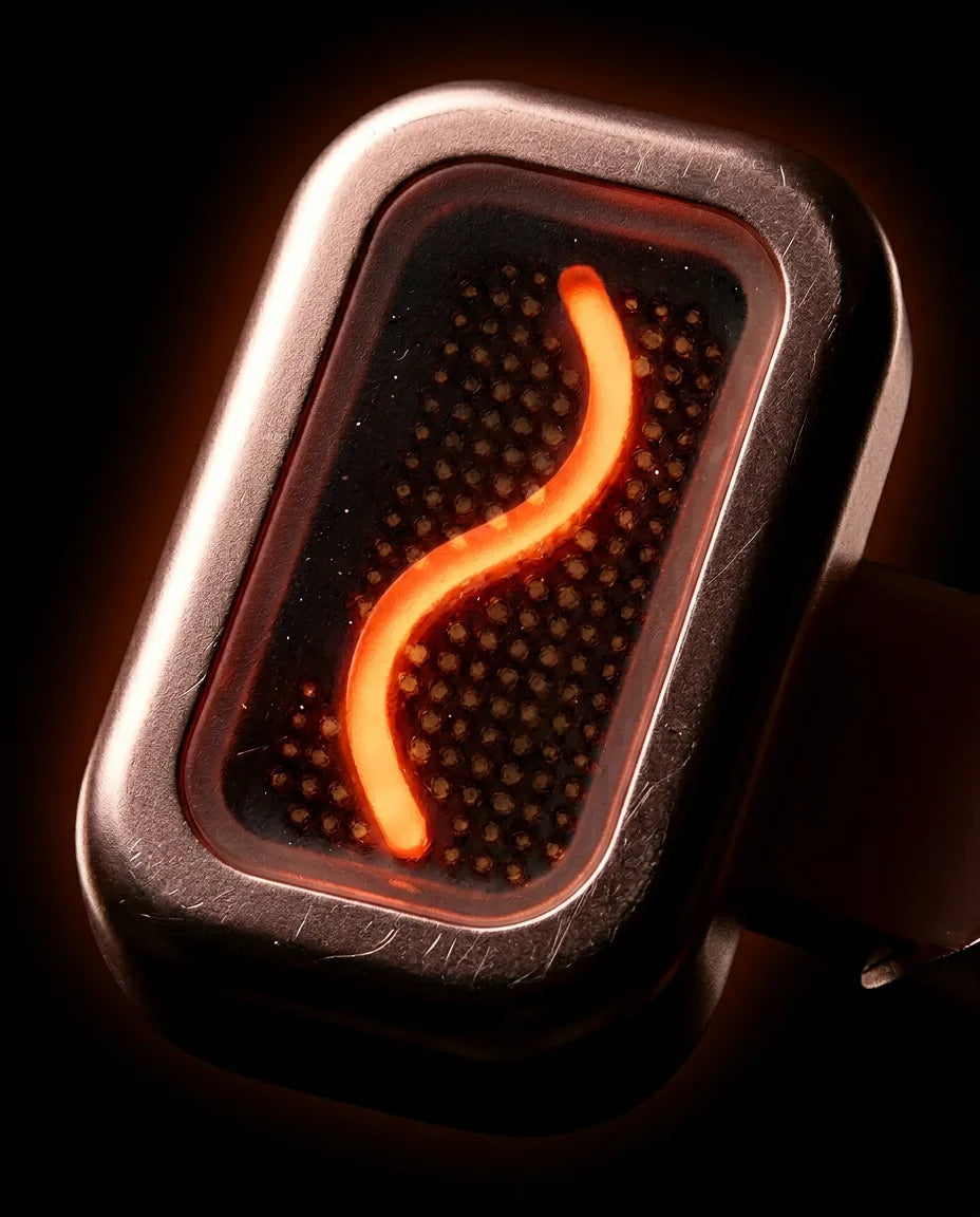 Handheld red light facial device – close-up of the illuminated contact surface