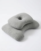 Side sleeper pillow with ear cut-out – ergonomic support for neck and arm – product image 1