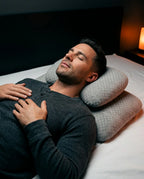Side sleeper pillow with ear cut-out – ergonomic support for neck and arm – product image 3