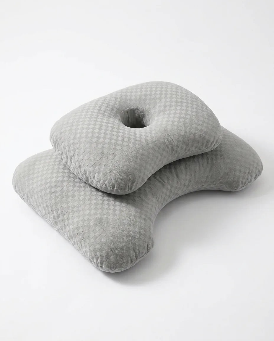 Oreiller pour dormir sur le côté avec découpe pour l'oreille – soutien ergonomique de la nuque et du bras – image du produit 12