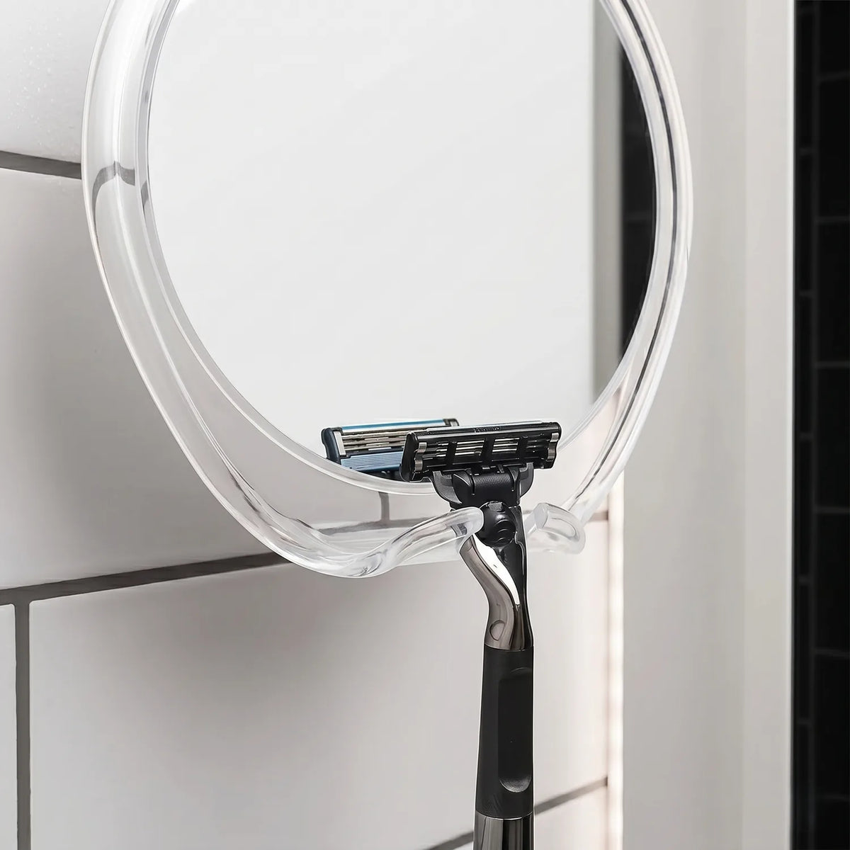 Angle de vue réglable pour des soins faciles sous la douche